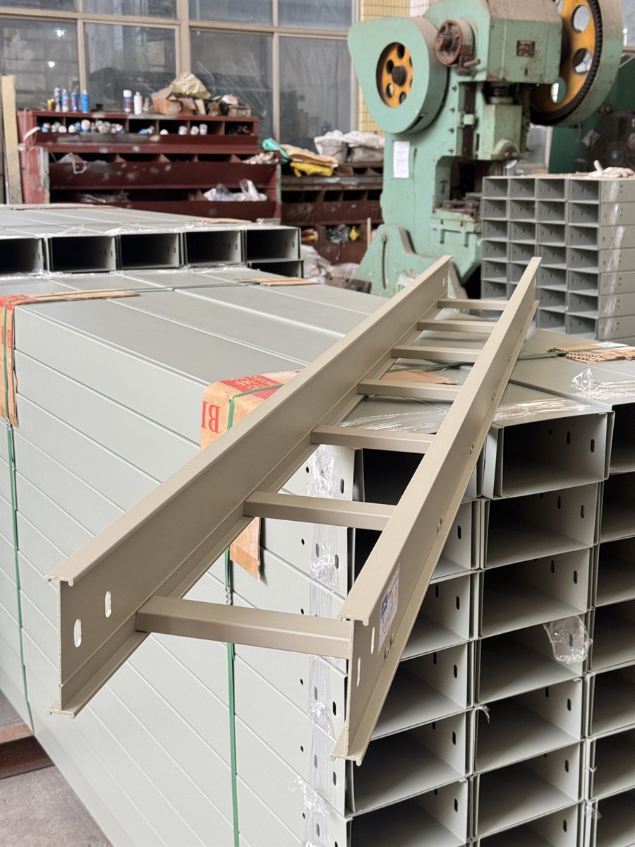 Ladder cable tray